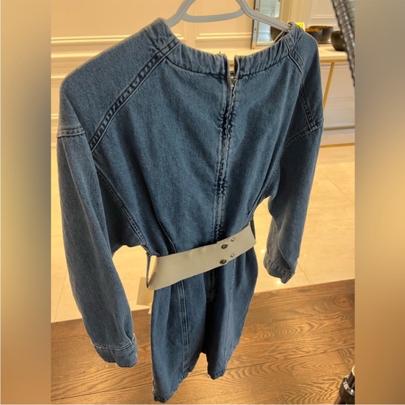 🌸Zara belted denim dress, Looks stunning on.It has beautiful distressing look - Picture 7 of 8